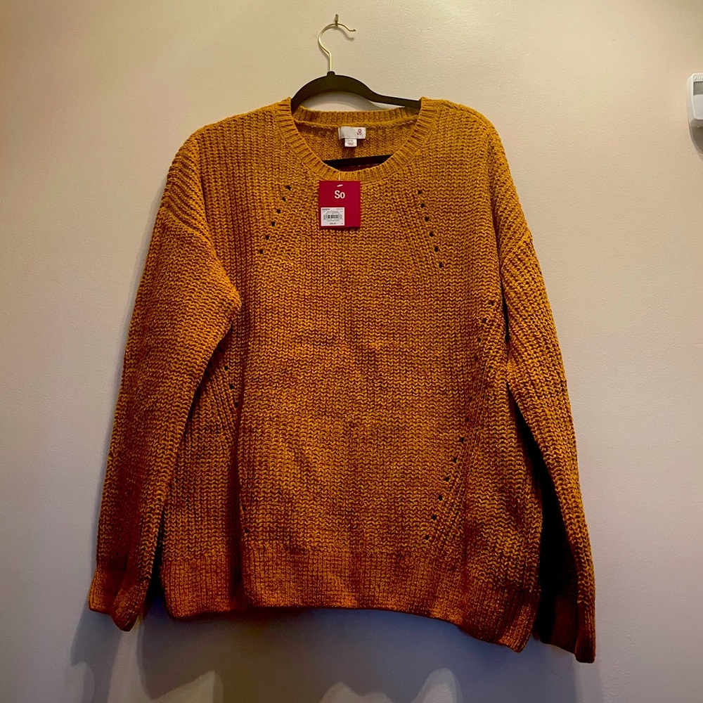 SO Kohls junior sweater